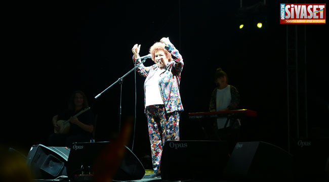 SeldaBağcan
