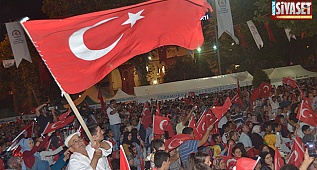 Kahraman Denizli zaferini kutladı