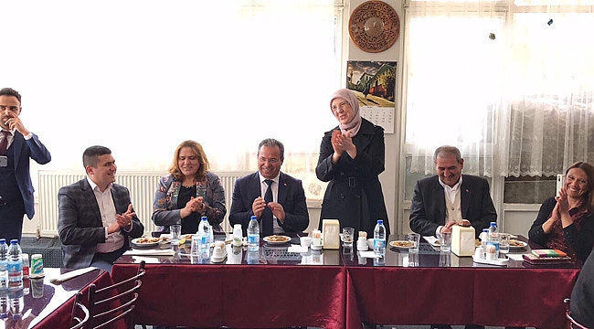 Ramazanoğlu. Önce sandık