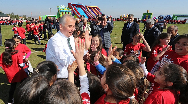 Çal’daki çocuklar da şenlendi