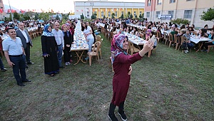 2 bin öğrenci iftarda buluştu