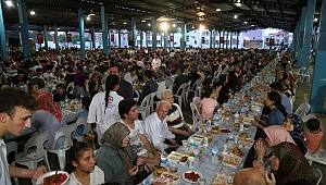 4 bin kişi iftar yemeğinde buluştu