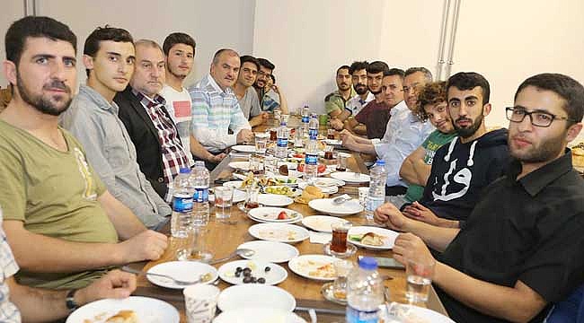 ogrencilerin sofrasina misafir oldu pamukkale belediyesi www denizlidesiyaset com