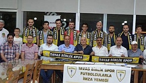 Tavas'ta imzalar atılıyor