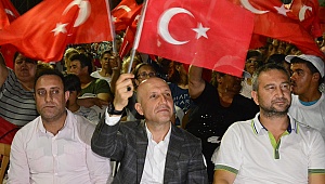 Sarayköy'de heryer kırmızı beyaz oldu