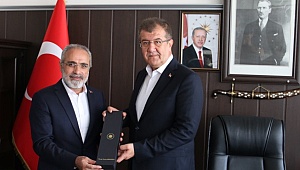 Çivril, Yalçın Topçu'yu ağırladı