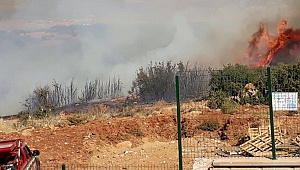 Çakmak'taki yangın okulu tehdit etti