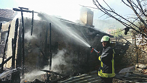 Çameli'de Yaşlı Kadının Evi Yangında Kül Oldu