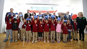 Gürlesin'den Çoçuklara Anlamlı Hediye