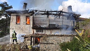 Tarih bir bir kül oluyor