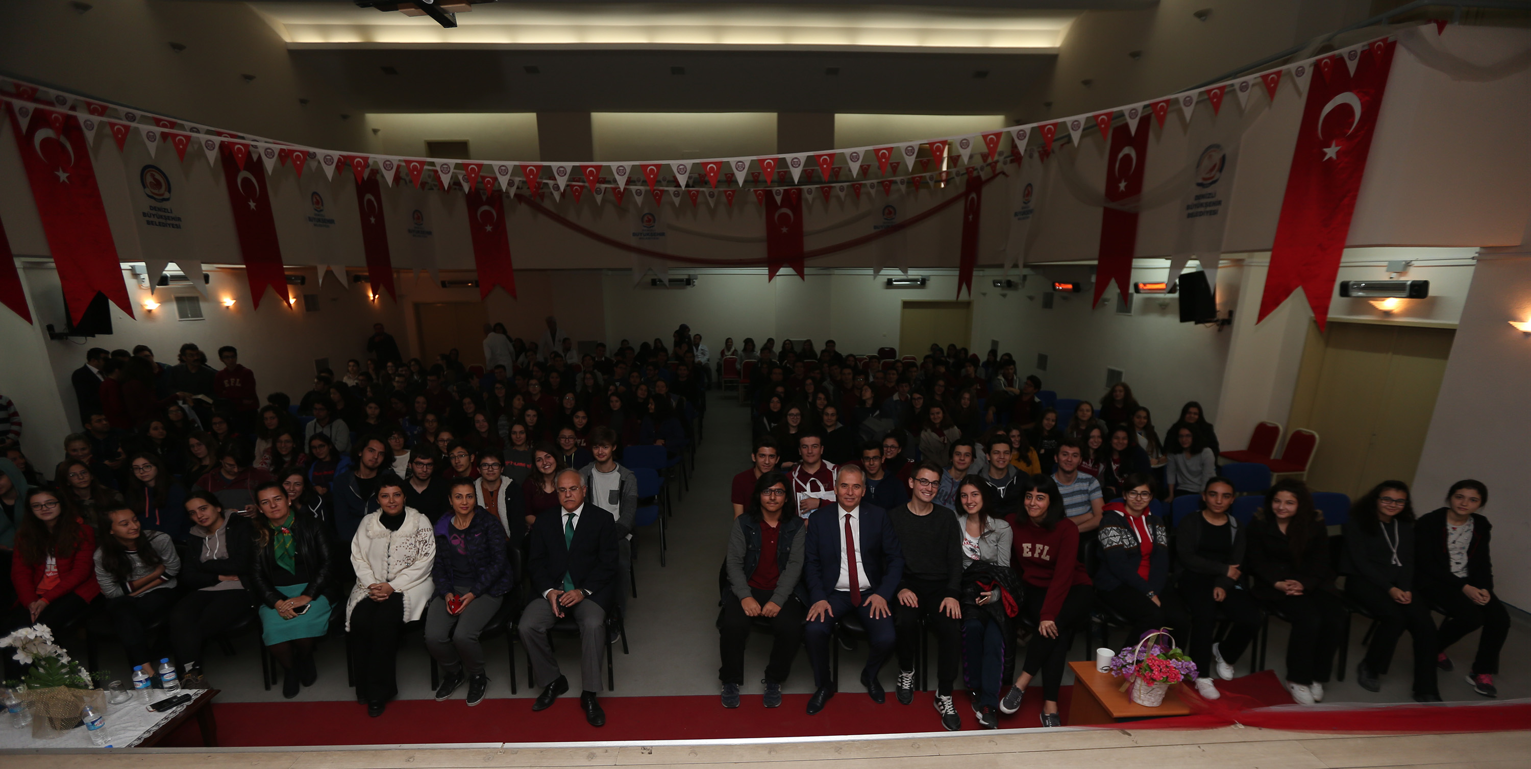 Zolan, Gençlik Buluşmasında