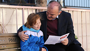 ÖĞRENCİLERİN KARNE HEYECANINI PAYLAŞTI