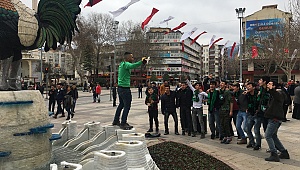 Taraftarlar Çınarı şenlendirdi