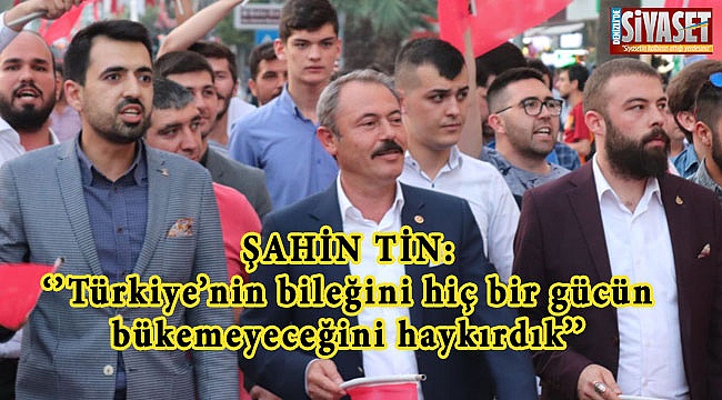 Şahin Tin 19 Mayıs Gençlik Yürüyüşü'nde gençlerle birlikte yürüdü