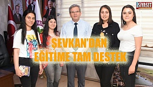 Öğrencilerle bir araya geldi