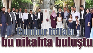 Siyasileri buluşturan nikah