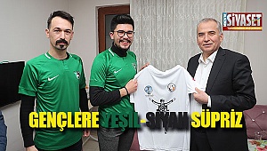 Gençlere yeşil-siyah süpriz