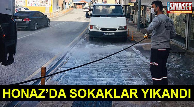 Honaz’da sokaklar yıkandı