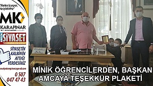 Minik öğrencilerden, Başkan amcaya teşekkür plaketi 
