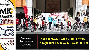 Kazananlar ödüllerini Başkan Doğan’dan aldı