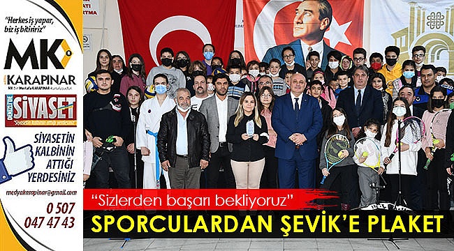 Buldanlı sporculardan Başkan Şevik'e plaket