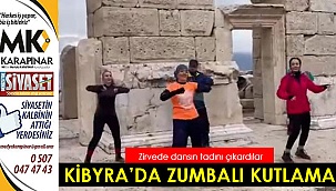 Zirvede dansın tadını çıkardılar