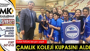 Çamlık Koleji kupasını aldı 