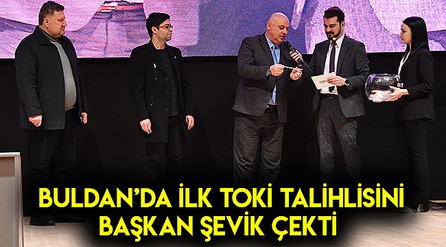 Buldan'da ilk TOKİ talihlisini başkan Şevik çekti