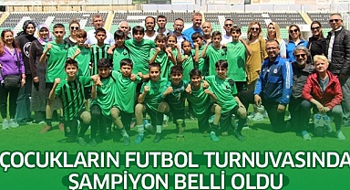 Çocukların futbol turnuvasında şampiyon belli oldu