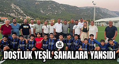 Başkan dostluk maçında gençlere moral verdi