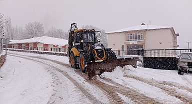 O ilçede okullar tatil edildi